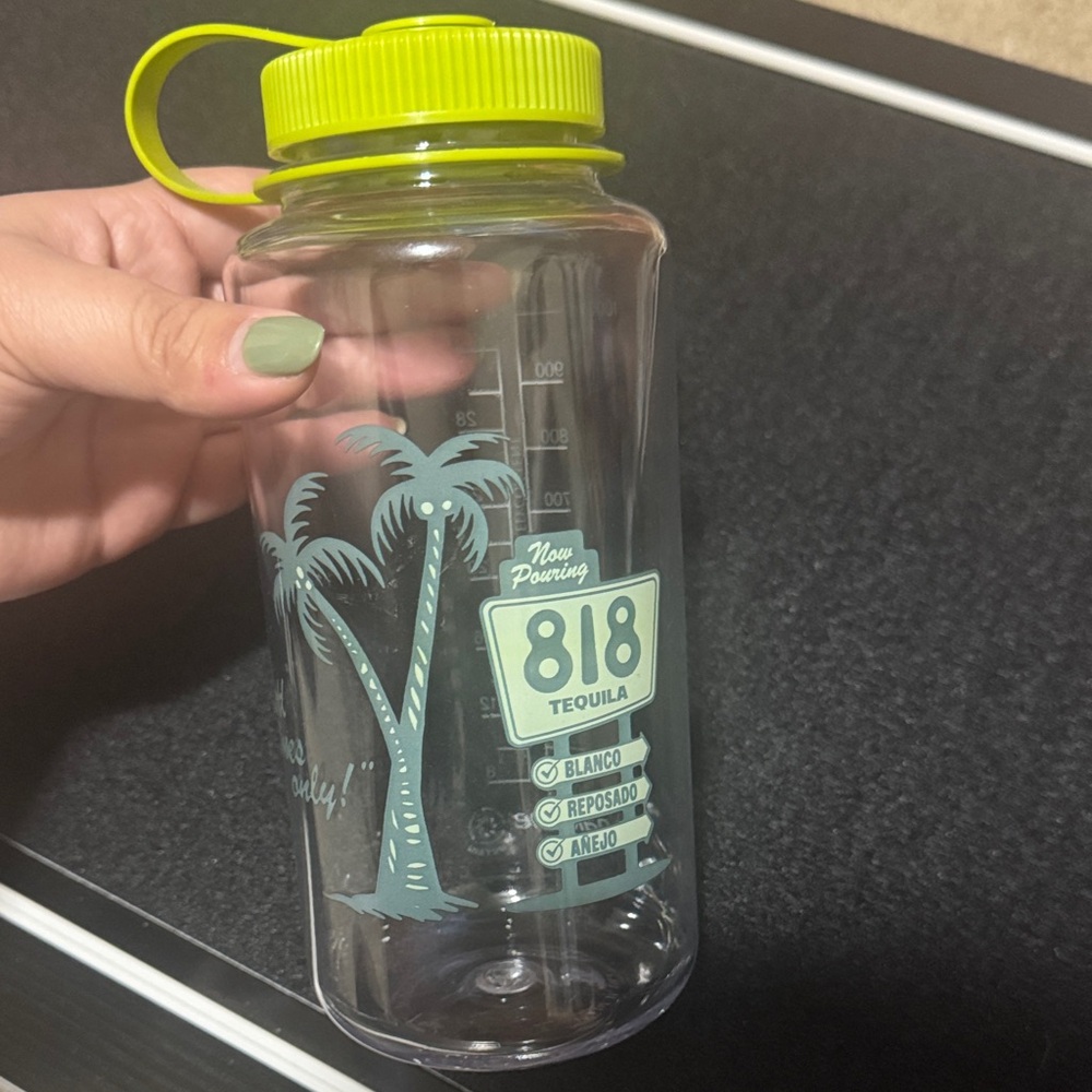 818 Tequila Bottle - Lime Green Lid